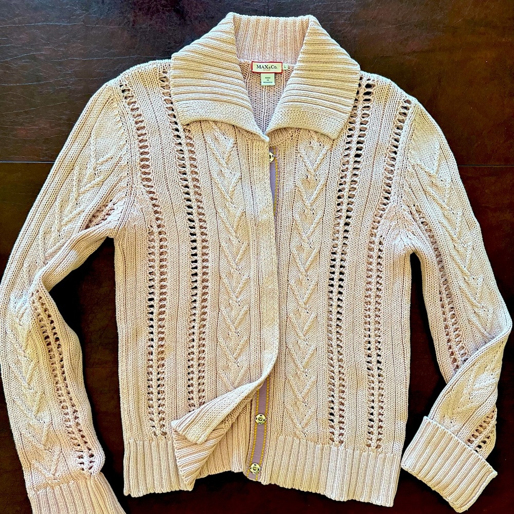 Nice good quality cardigan in soft purple color.